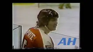NHL Oct. 22, 1977 Brian Glennie,TOR v Rick Lapointe,PHI (slash) Toronto Maple Leafs Philadelphia Fly