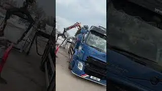 Volvo FE 350 Loading with Atlas Lorry Mounted Crane in J W Grant Paisley #builders #construction