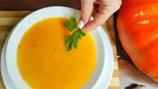 Even a spoonful of this creamy pumpkin soup will delight! Nelli Vegan World.