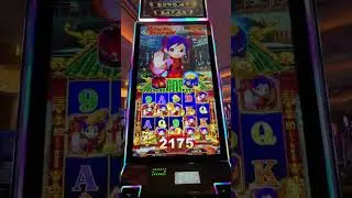 Casino Slot Machine Fails! Watch the Hilarious Combo Win!