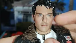 TOM CRUISE - MAVERICK FIGURE ACTION CUSTOM SCALE 1/6 TOP GUN ASES INDOM&Aacute;VEIS 1986 (REVIEW)