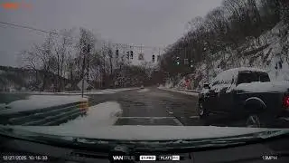 Car runs red  light during snow but good thing I saw that coming - snow driving Vantrue E1 Pro Video