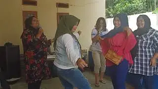 soimun cs,DUDA ARABAN( Devi & Bunda Sri ) Acara Botram Di Villa Family Soreang 14 Maret 2021.