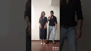 Jhakaas look 👀 couple pose photography by Vaishnavi naik