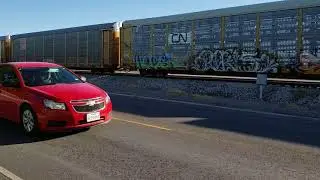 EB Union Pacific 5883 Leads Autorack Train in El Paso, TX