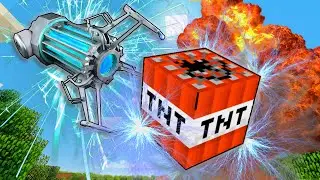 CRAZY TNT WARS | Gravity Gun Modded Sky Castle TNT Wars in Minecraft!
