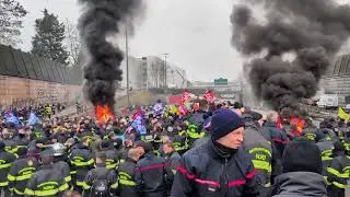 #France - Firefighters in Lille blocked the ring road and held a protest against poor working.