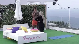 H&auml;r l&auml;gger Sandra in st&ouml;ten p&aring; Mathias Guss I Love Island Sverige 2018