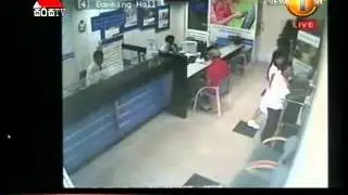 පිළියන්දල බැංකුව කොල්ල කෑ හැටි (CCTV) Prime Time News Sirasa TV 10pm 16022015 Clip 12