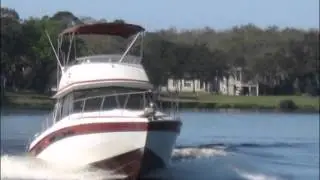 Продаётся моторная лодка Chris Craft 333 Commander Flybridge длиной 33 фута, 1986 года выпуска. Форд Дено, Флорида, 24 500 долларов.