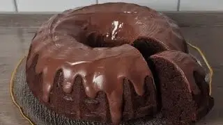 Der beste Schoko Kuchen mit Sahne!! Sahne ist die Geheimzutat!