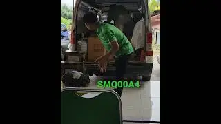 kegiatan bongkar muat barang incoming J&T Cargo SMQ004A