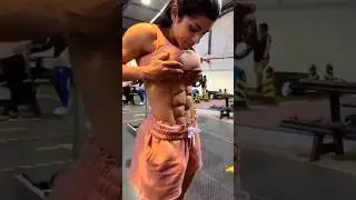 Girls with a ripped six pack abs #abs #motivation #strongabs #absflex #musclewomen #muscle #music