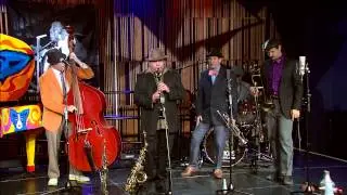 Struttin' With Some Barbecue - by- DUKES of Dixieland