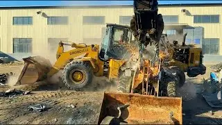 Xe X&uacute;c Lật Bị Ph&aacute; Tan Ho&agrave;n To&agrave;n | Heavy Machinery Destruction