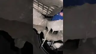 Mechanic during winter #oilchange #automobile #winter #mechanic #subscribe