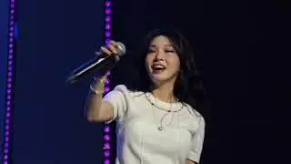 CHUNG HA 청하 Roller Coaster @ E& DSF NIGHTS DUBAI 4K [ACE]