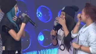2 fans naiyak nang bigyan ng concert tickets ni Sandara