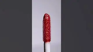Liptonix Extreme Shimmer Topper - Close Up