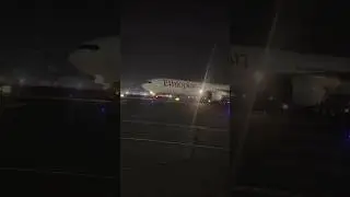 विमान 😱🔥#viman #indigo #airline #navimumbai #airport #varilshorts