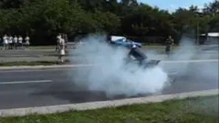 Pokaz kaskaderski na motorach