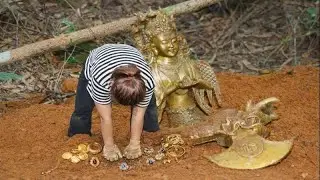 The girl discovers a huge treasure. / Adventure begins. / A treasure hunt.
