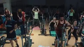 Sesi&oacute;n especial de activacross con transiciones de cardio en walking en Activaclub Almer&iacute;a