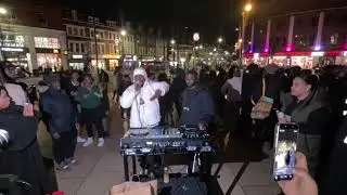 DJ AG Online, Брикстон-сквер.