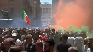 Tassisti, continua la protesta a Roma: cori contro il Presidente del Consiglio Mario Draghi