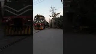 Fareed Express 38Down Passing From Karachi Phatak Lahore
