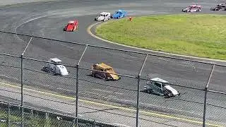 Last to 1st at Wall stadium watch me burn up the tyres and finish 3rd 🤪