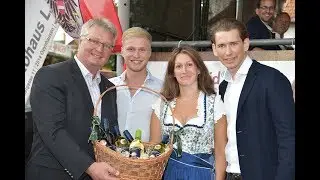 Sebastian Kurz besucht den Gro&szlig;heurigen in Pfaffst&auml;tten