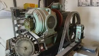 Vecchio ascensore Paravia Originale anni 60. Video pre ammodernamento. #ascensore #lift #elevator 
