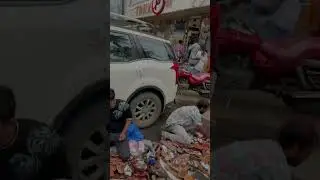 What to buy from Bandra hill road?