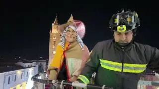 LA BEFANA DEI VIGILI DEL FUOCO IN PIAZZA MARTIRI