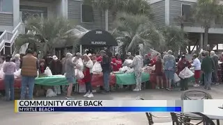 Damon's Grill gives back, serves thousands of meals on Christmas