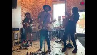 Lightning Stills &ldquo;Pack of Johnnys&rdquo; LIVE