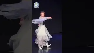 A Chinese composer dancing in Ireland Created a song include 🇨🇳🇮🇪🇮🇳elements #live  #dance