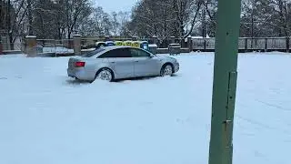 Audi A6 3.2 fsi quattro little drifting in the snow