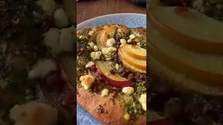 PANCETTA, PEACH, PESTO PIZZA 🤌🏽 #shorts