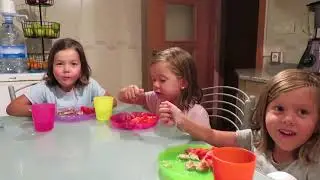 La locura de acostar a tres niñas | TRILLIZAS