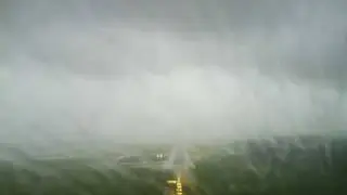 Pouso Guarulhos na Chuva com o PT-LJS MU-2