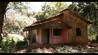 Avó Salva seus Netos de Um Acerto de Contas na Casa Abandonada