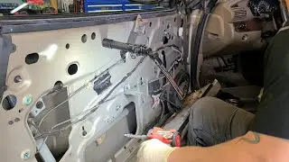 2002 Chrysler Sebring Convertible LXi window regulator replacement
