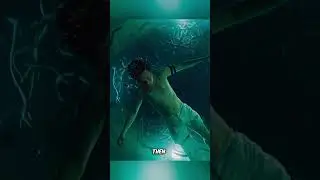 Мужчина оказался в ловушке под водой с угрями #шорты #вирусный