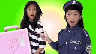 Pretend Play Police Find Mystery Treasure Chest