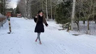 toe strap high heels sandals on ice (scene 377)