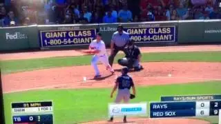 Travis Shaw hits first major league home run