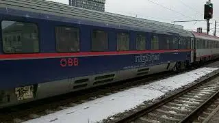 Abfahrt in Linz Hbf: &Ouml;BB 1116 182 Bundesheer mit einem IC nach Wien Westbahnhof.