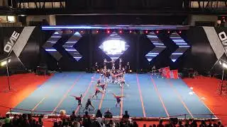 JuniorBlue cheerleader Lincoln college Huechuraba Oneleague video competencia 30nov 